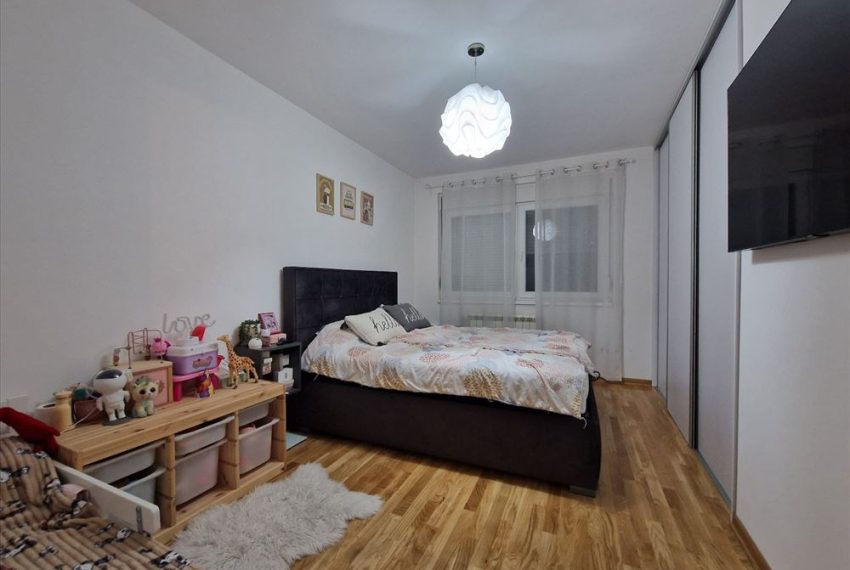 kompletno-renoviran-polunamesten-62m24m2-lodj-5425644910767-71809804685